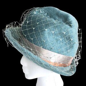 1950-60s Leslie James Selene Italian Fur Turquoise Fedor Ladies Hat W/Netting